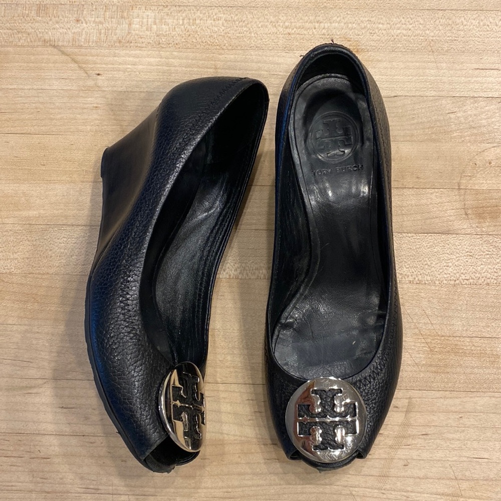 Tory Burch Black Leather Wedges 8